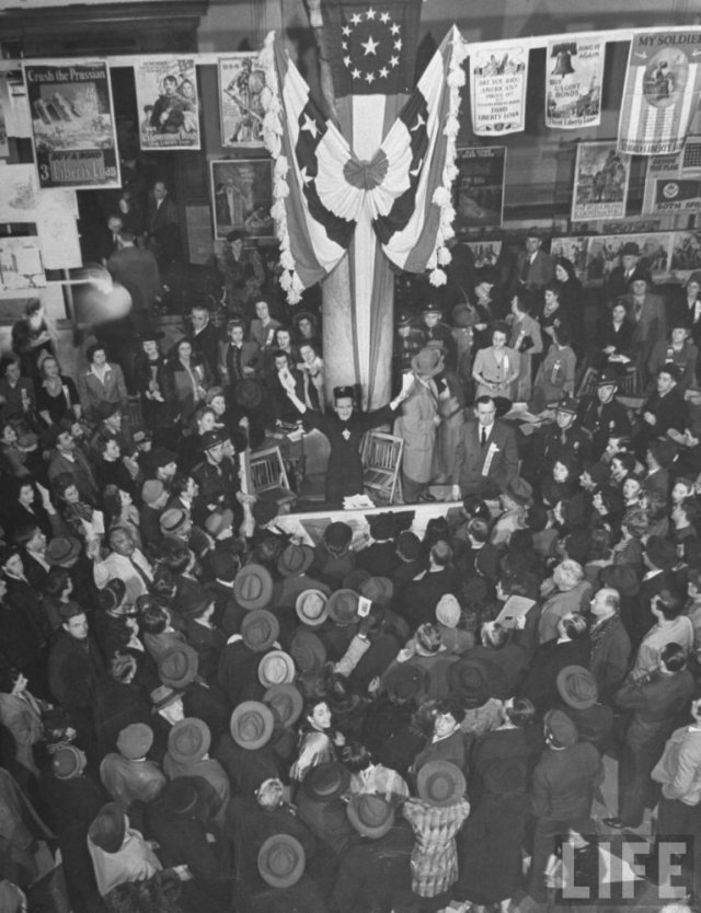 Carole Lombard Indianapolis 1942 3