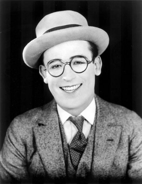 Harold-Lloyd-harold-lloyd-23552460-454-587