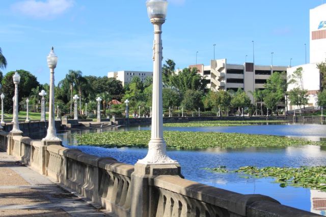 Lakeland - Lake Mirror Walkway