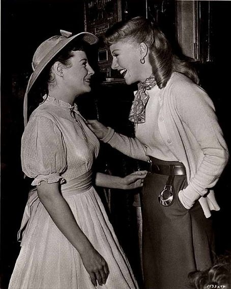 6ed6d55450b6b9d7c4c6f9da1ea4e640--june-allyson-ginger-rogers.jpg